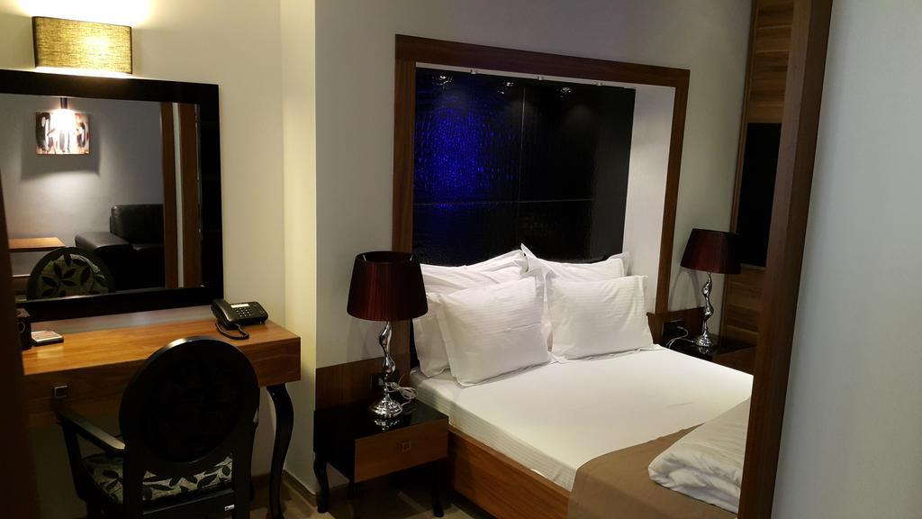 Apartments M Palace Budva Ruang foto