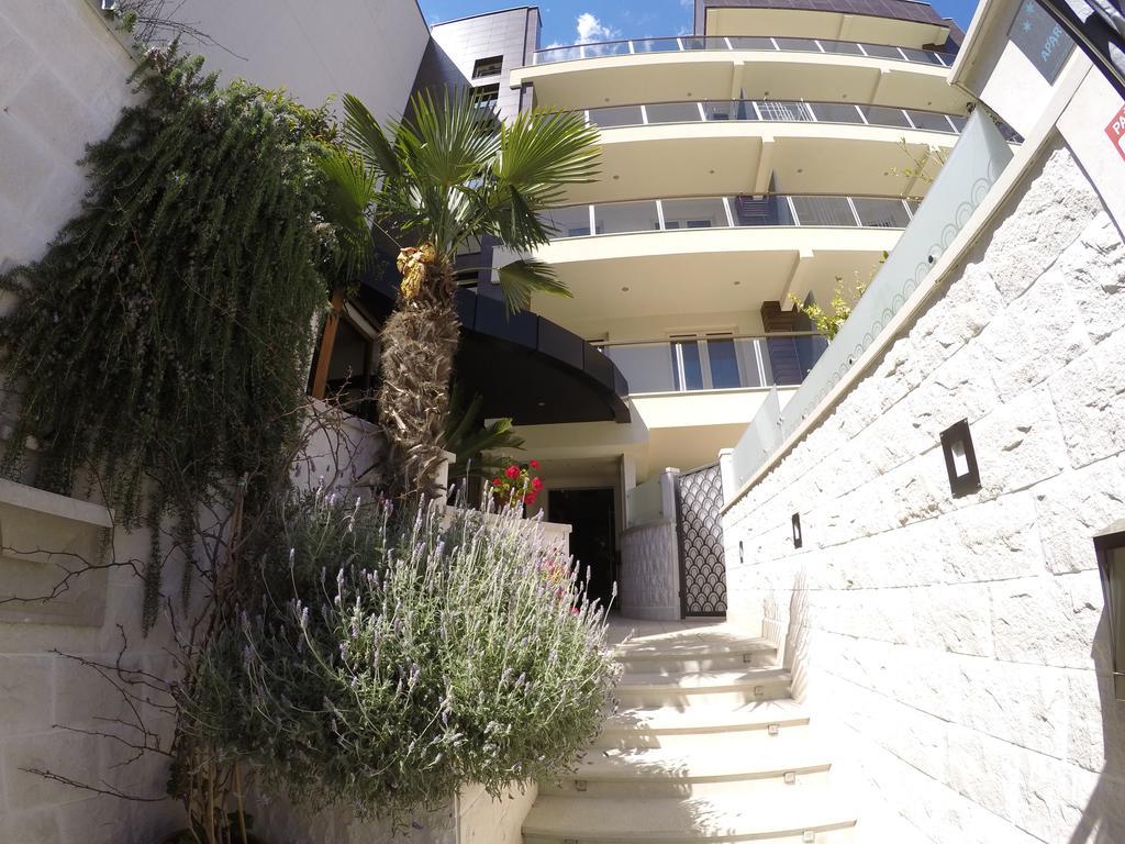 Apartments M Palace Budva Bagian luar foto