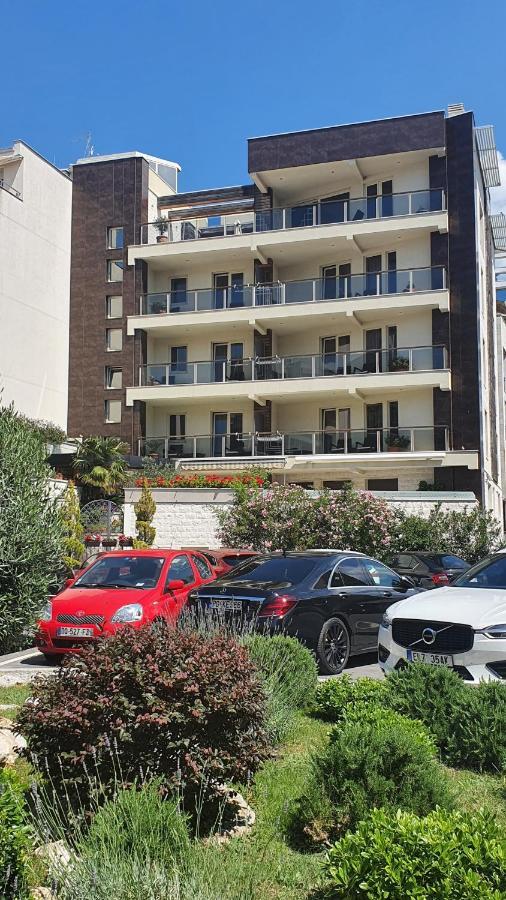 Apartments M Palace Budva Bagian luar foto