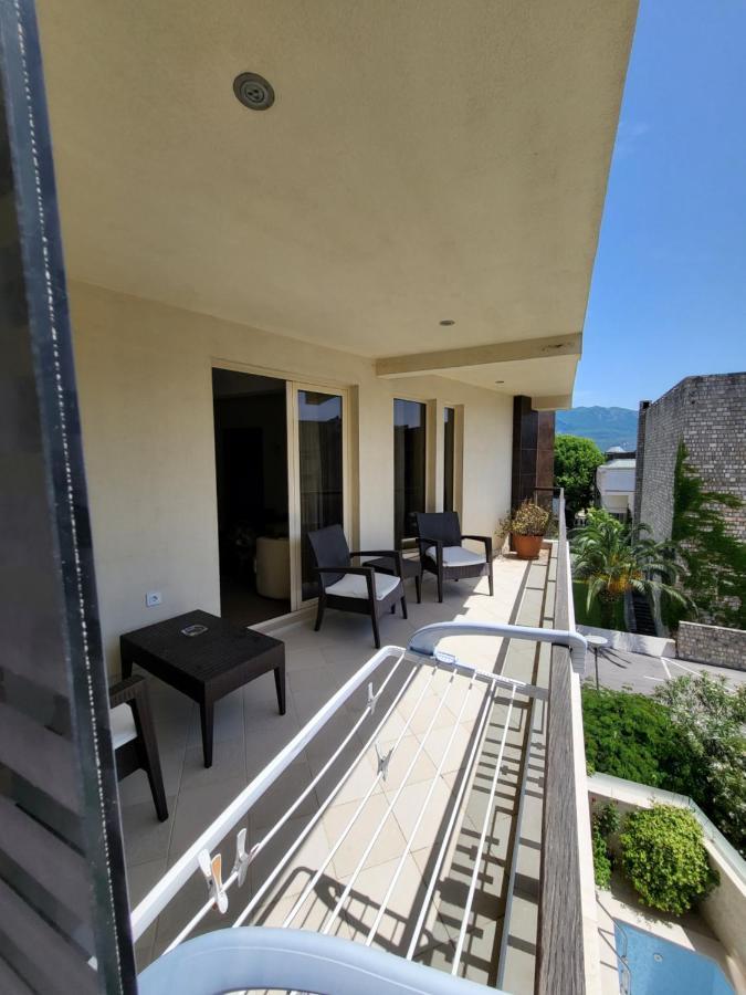 Apartments M Palace Budva Bagian luar foto