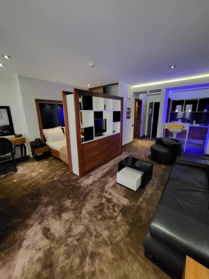 Apartments M Palace Budva Bagian luar foto