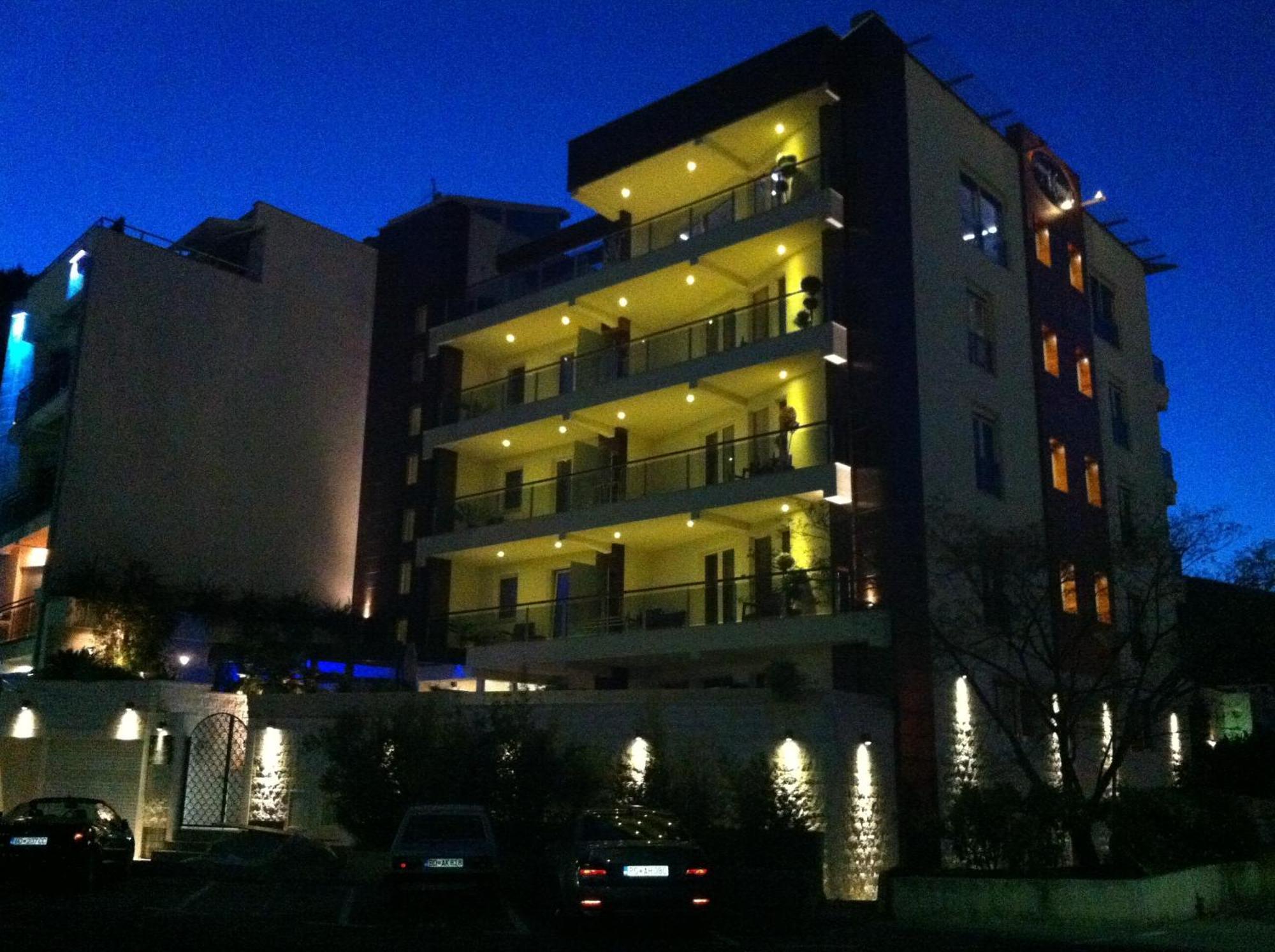 Apartments M Palace Budva Bagian luar foto