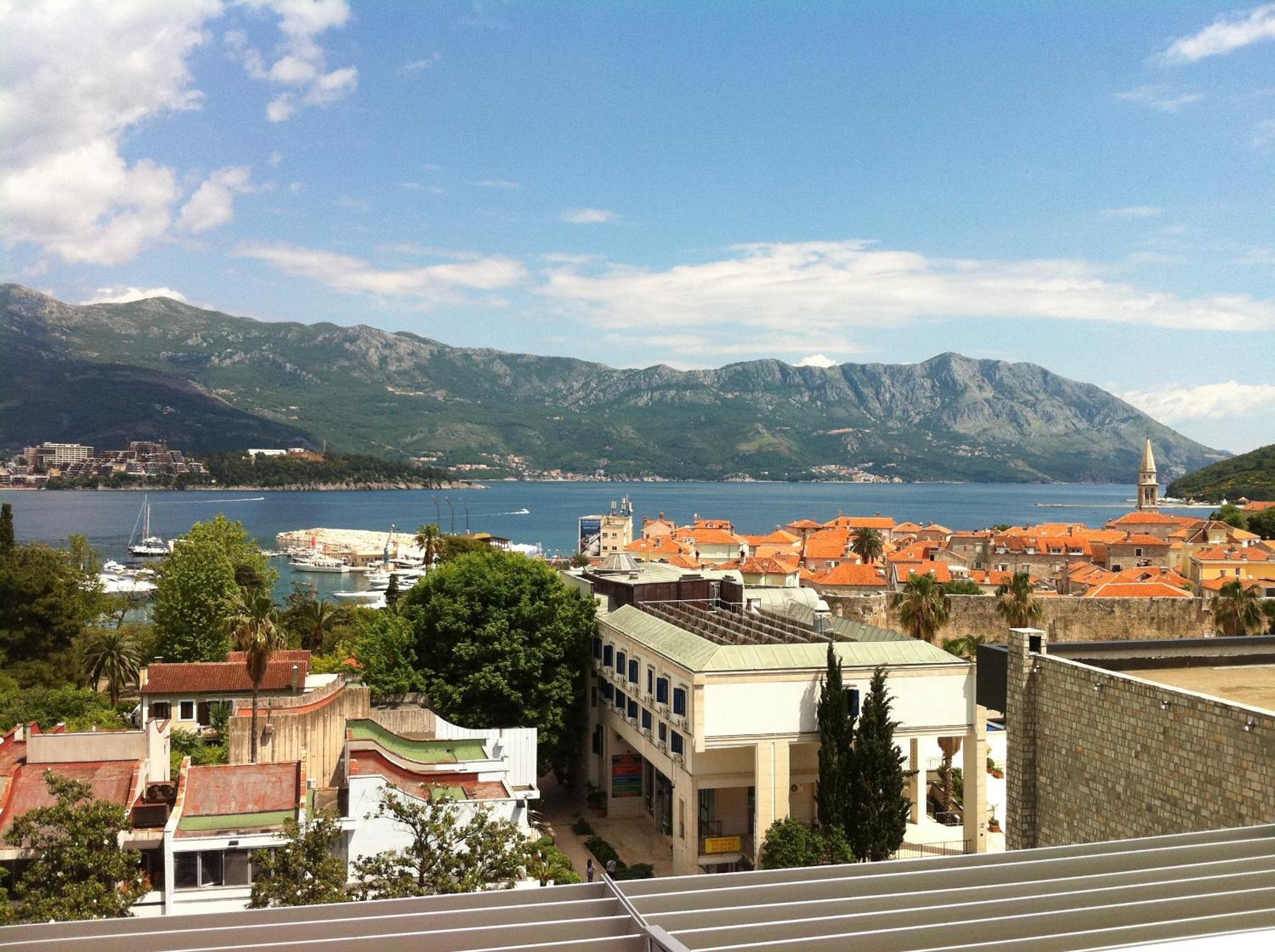 Apartments M Palace Budva Bagian luar foto