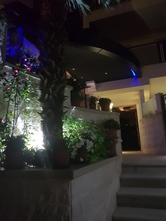 Apartments M Palace Budva Bagian luar foto